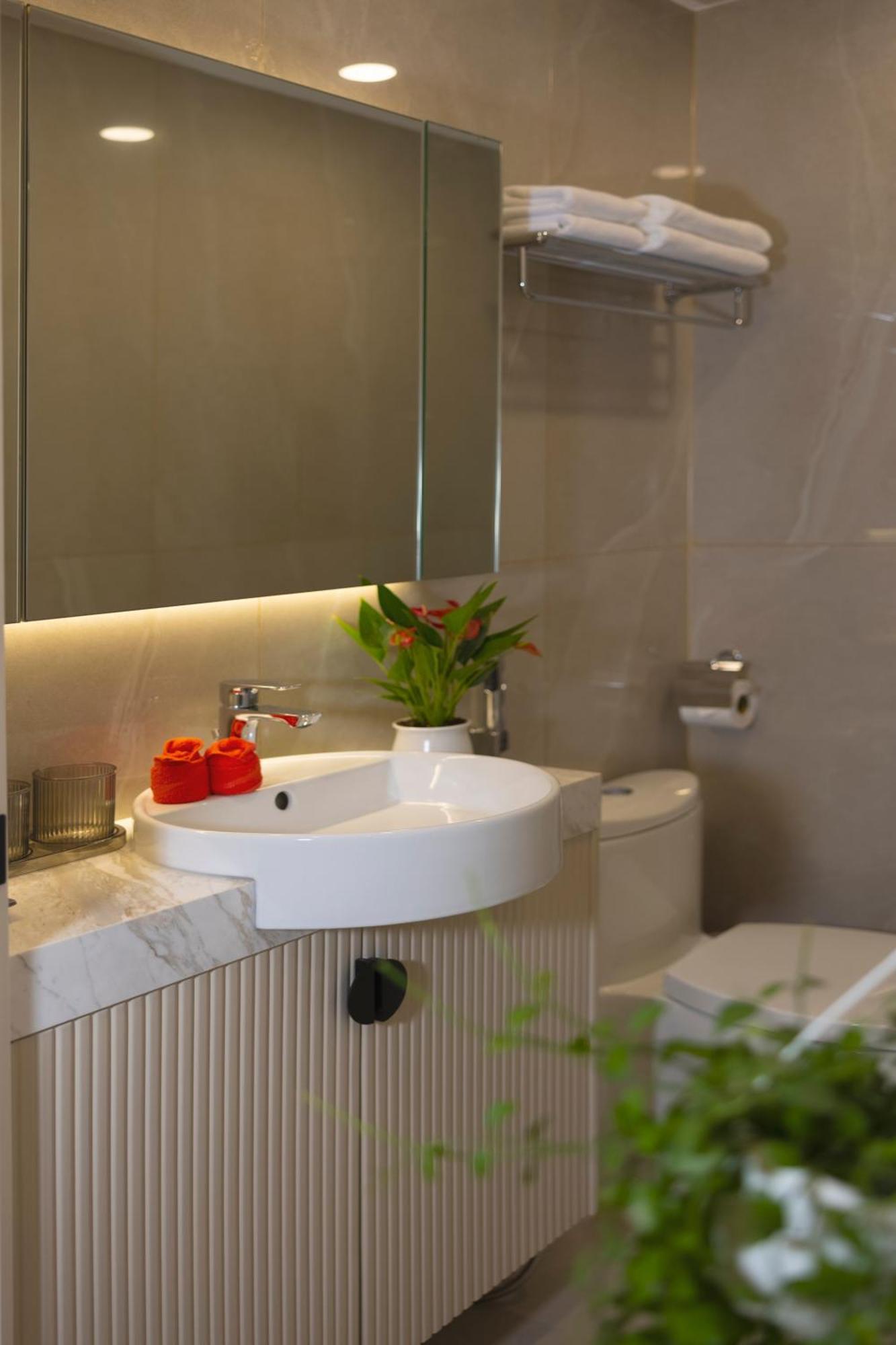 Ben Thanh Luxury Suite Hotel & Spa Хошимин Екстериор снимка